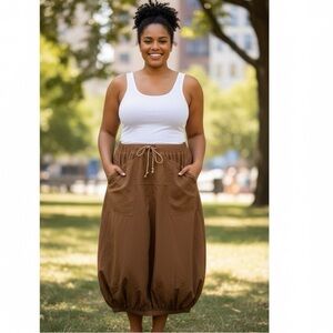 Parachute Skirt with patch pockets in warm brown tones